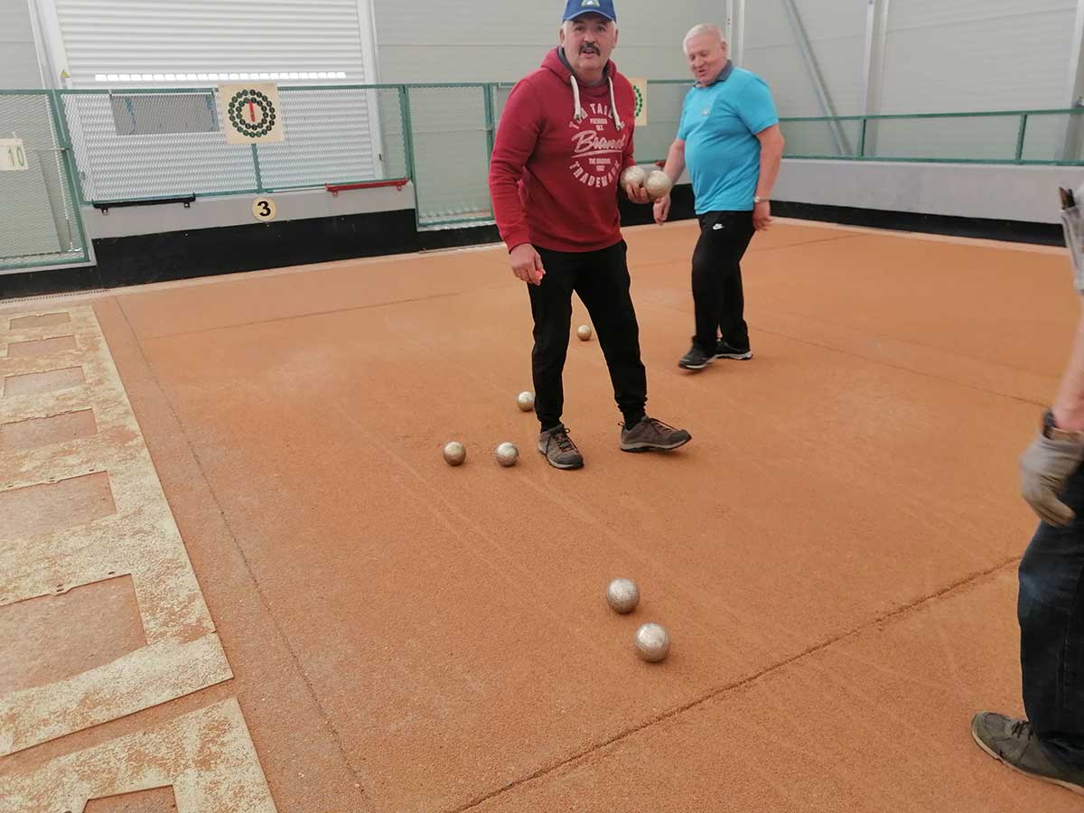 Tekmovanje v balinanju med KS